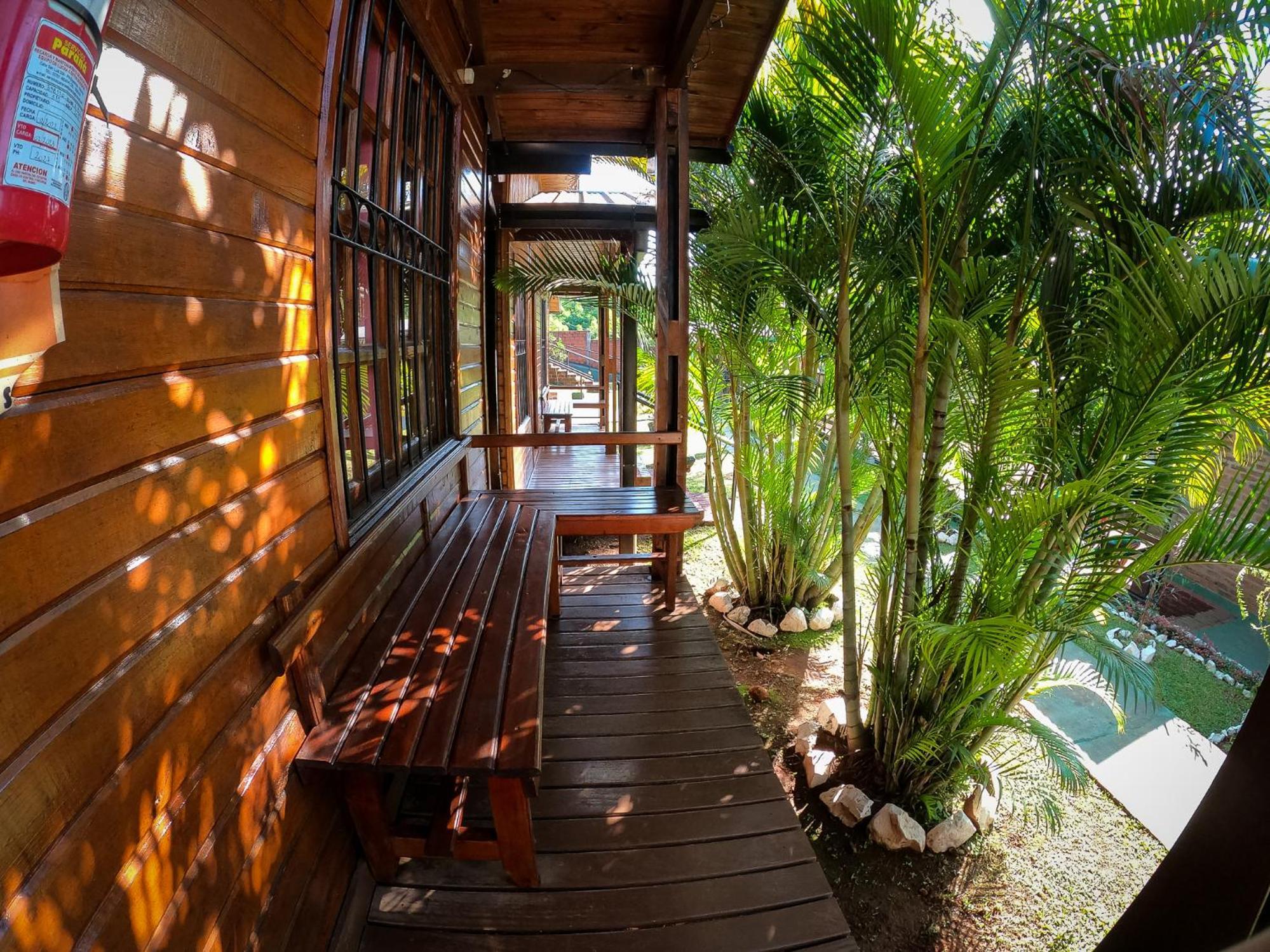 Terra Iguazu Cabanas ปูแอร์โตอีกวาซู ภายนอก รูปภาพ